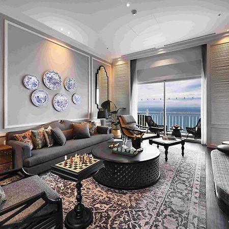 ホアリェン ファーグローリー ホテル Yanliau エクステリア 写真 The living room of a suite at The Oberoi, Mumbai