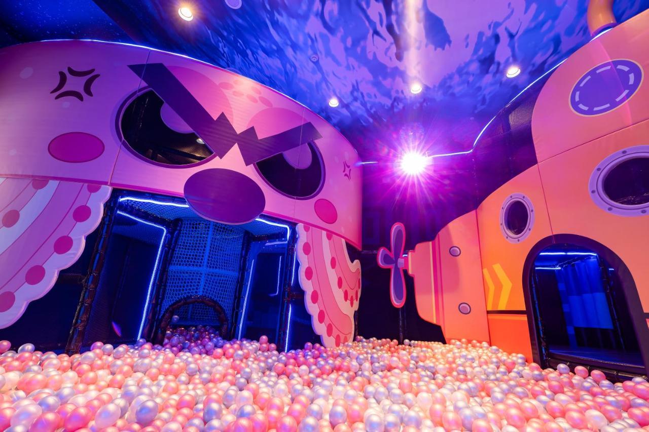 ホアリェン ファーグローリー ホテル Yanliau エクステリア 写真 The ball pit at the centre