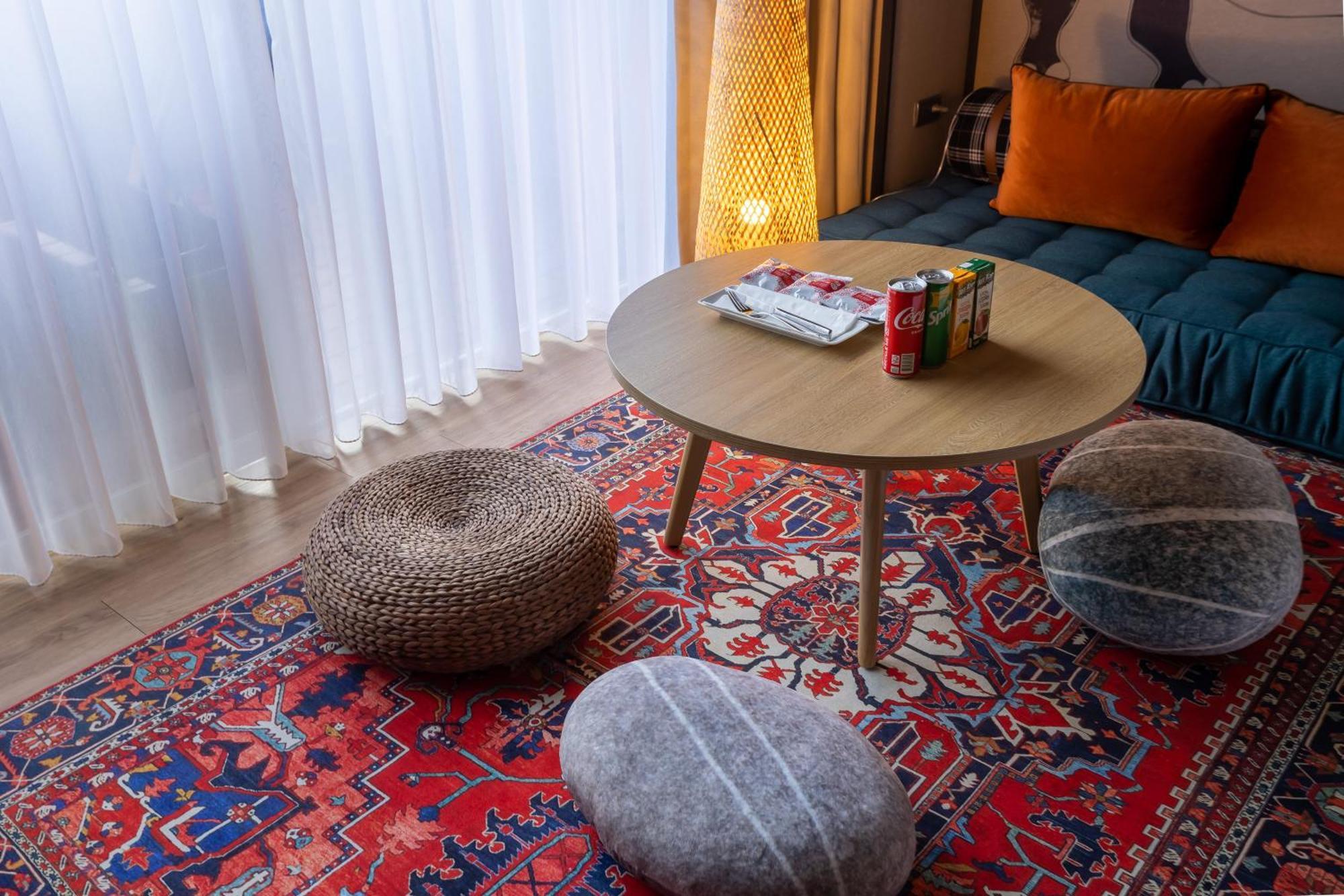 ホアリェン ファーグローリー ホテル Yanliau エクステリア 写真 A carpet in a living room