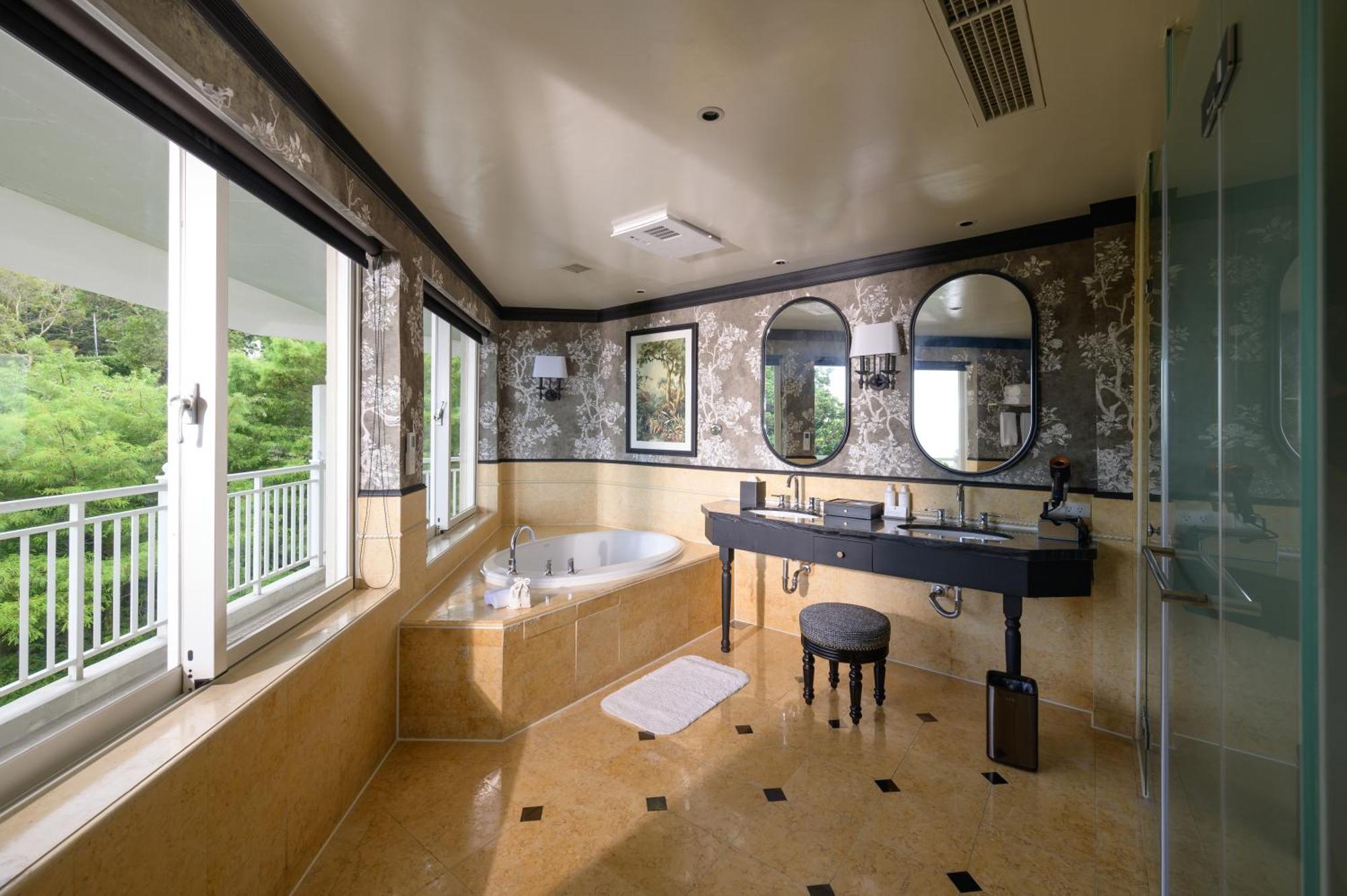 ホアリェン ファーグローリー ホテル Yanliau 部屋 写真 A bathroom in a hotel